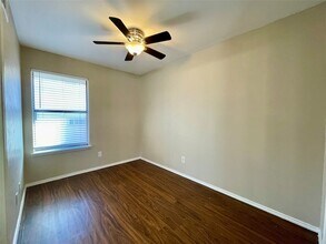 2526 W Prairie St, Unit 203 in Denton, TX - Building Photo - Building Photo