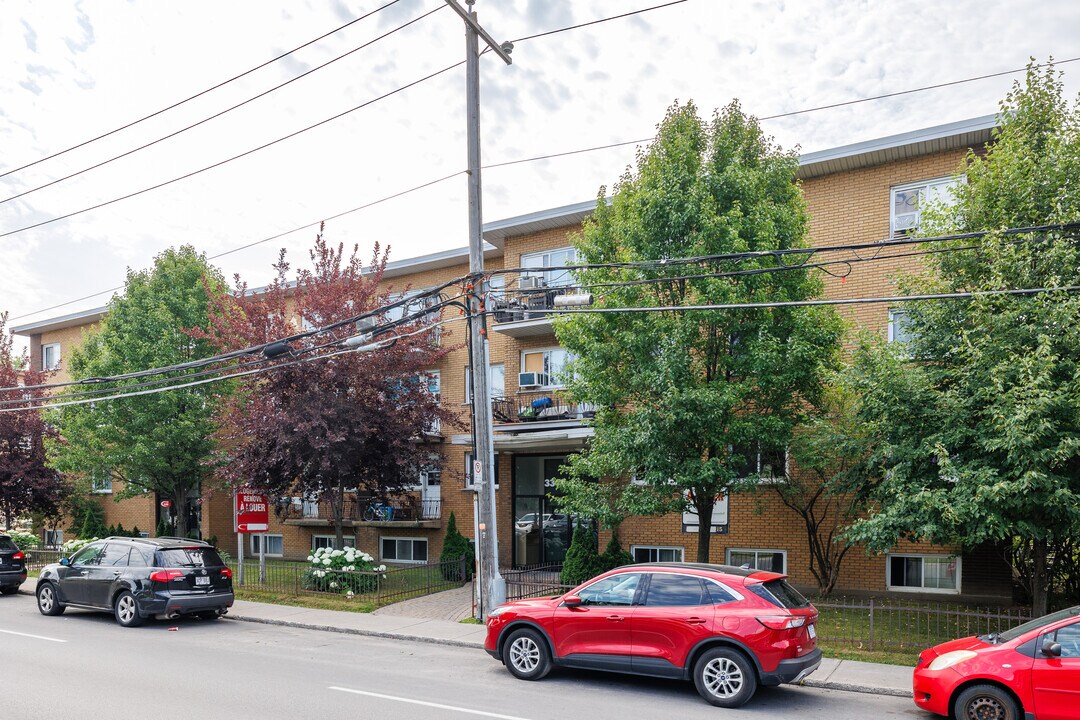 3330 Cartier Boul O in Laval, QC - Building Photo