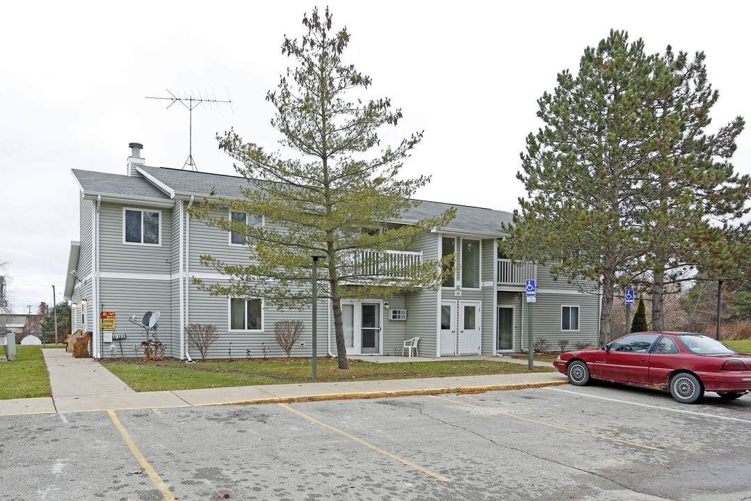 Yale Apartments in Yale, MI - Building Photo