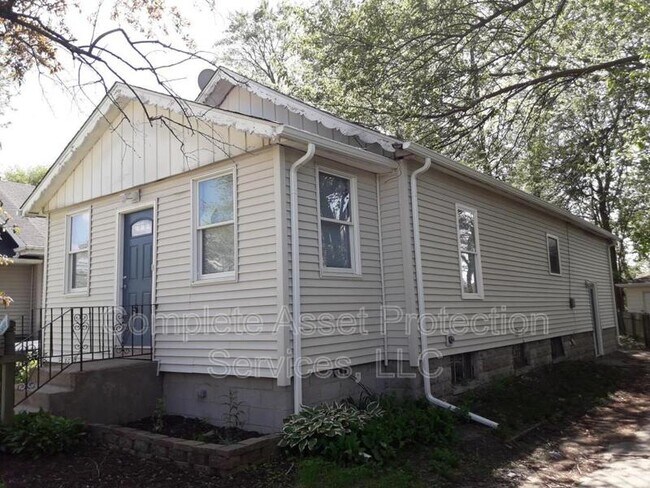 property at 6812 California Ave