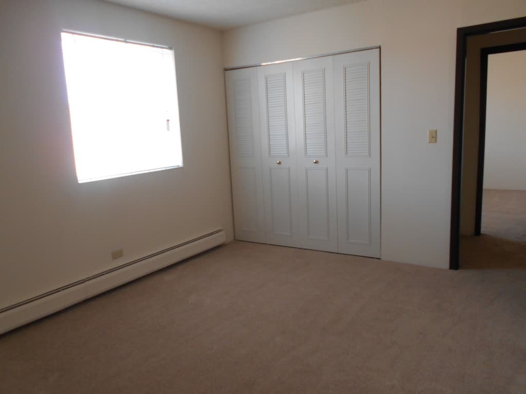 Colonial Village Itasca, IL Apartments