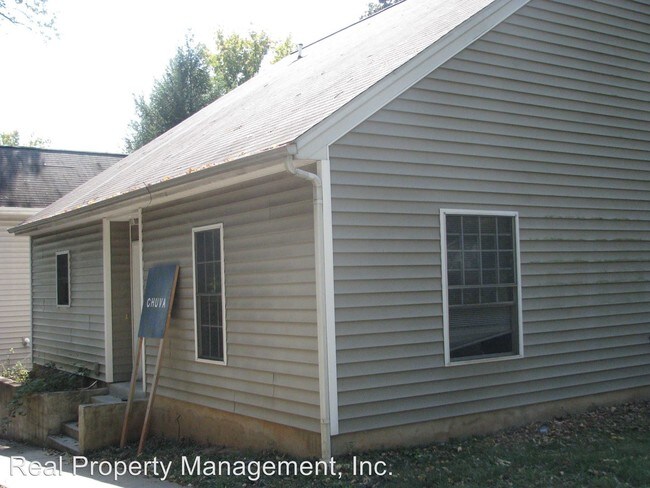 220 Shamrock Rd in Charlottesville, VA - Building Photo - Building Photo