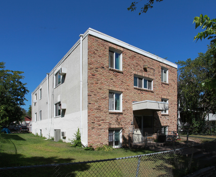 2718 18th Ave S in Minneapolis, MN - Building Photo