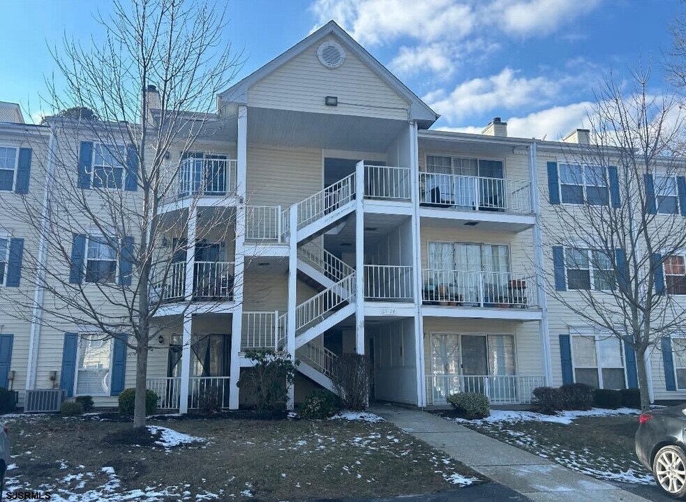 34 Apache Ct in Galloway, NJ - Building Photo