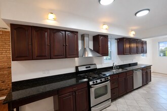 1933 4th St NE in Washington, DC - Foto de edificio - Building Photo