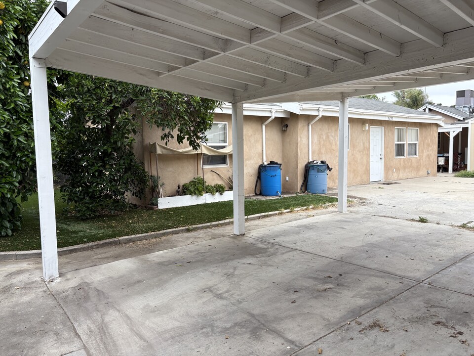 7351 Alabama Ave, Unit 7351 in Canoga Park, CA - Foto de edificio