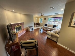 10289 Darling Rd in Ventura, CA - Building Photo - Building Photo