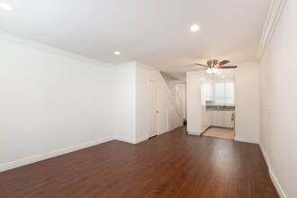 Fulton Townhomes in Van Nuys, CA - Foto de edificio - Interior Photo