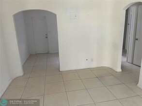 2244 Arthur St in Hollywood, FL - Building Photo - Building Photo