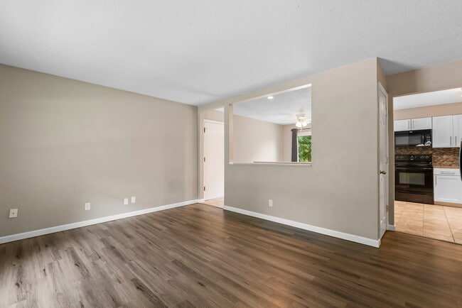 2406 Village Glen Ct in Maryland Heights, MO - Building Photo - Building Photo