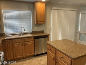 843 Trout Stream Ct in Henderson, NV - Building Photo - Building Photo