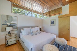 2801 Oak Crest Ave in Austin, TX - Building Photo - Building Photo