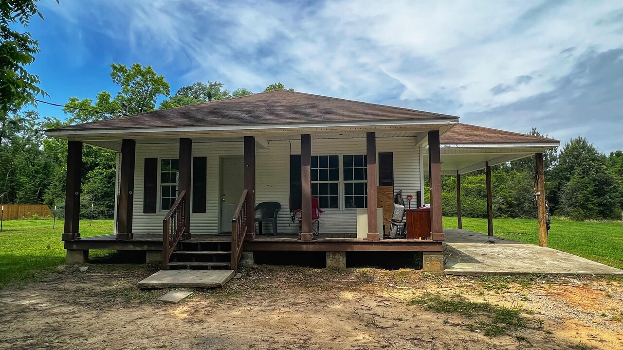 12199 Barnes Rd in Bay Minette, AL - Building Photo