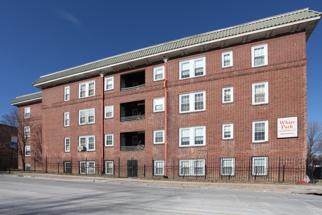 2200-2204 Park Ave in Baltimore, MD - Foto de edificio - Building Photo