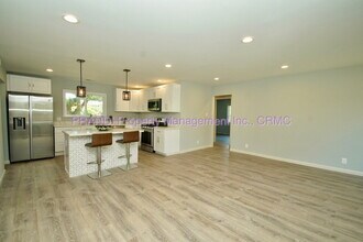 129 Mabry Way in San Rafael, CA - Building Photo - Building Photo