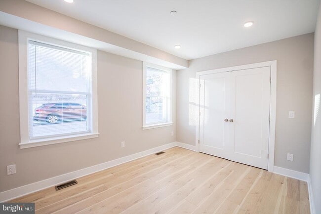 4926 Locust St in Philadelphia, PA - Building Photo - Building Photo