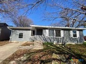 1512 E Barton Ave in Temple, TX - Building Photo