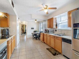 4732 W Esplanade Ave in Metairie, LA - Building Photo