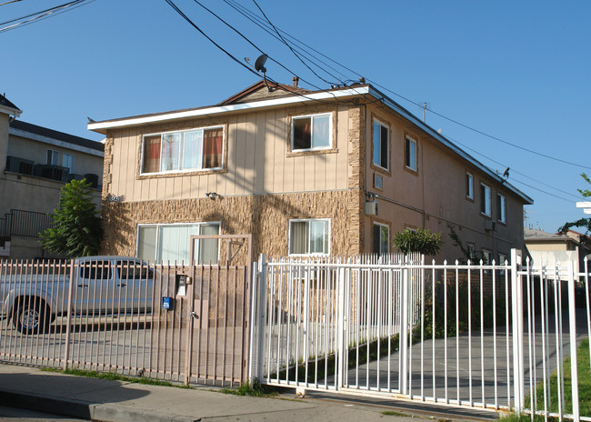 5541 Bonner Ave in North Hollywood, CA - Building Photo - Building Photo