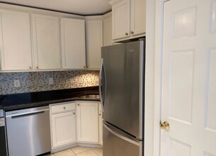 261 Hedgerow Rd in Bridgewater, NJ - Building Photo - Building Photo