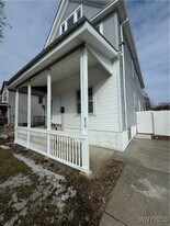 769 19th St in Niagara Falls, NY - Building Photo