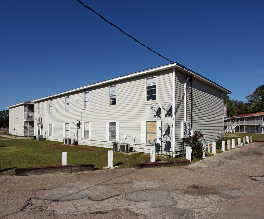 Dorothy Gill Apartments in Pascagoula, MS - Building Photo