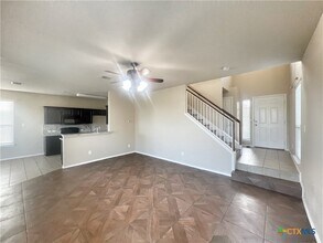 525 Tom Kemp Dr in New Braunfels, TX - Building Photo - Building Photo