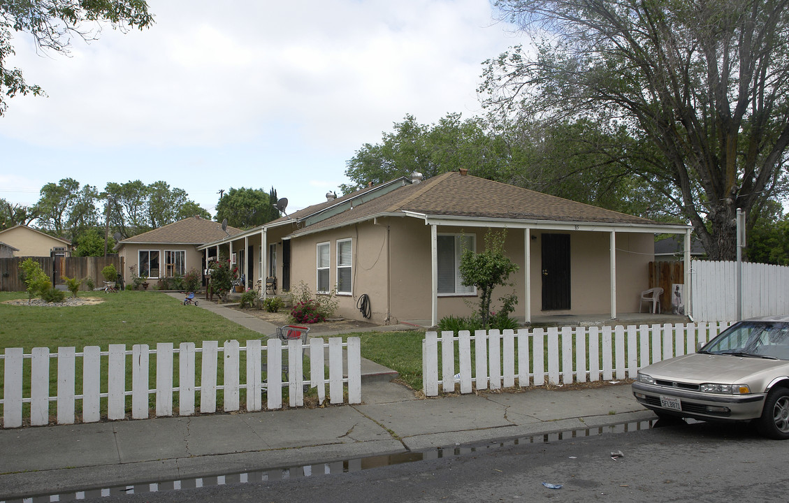 85 West Blvd in Pittsburg, CA - Building Photo