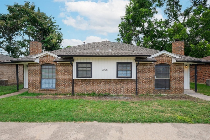 2026 Wesley Dr in Arlington, TX - Foto de edificio