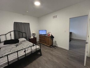 400 Chaffey St in Welland, ON - Building Photo - Building Photo