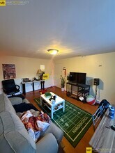 2012 Commonwealth Ave in Boston, MA - Building Photo - Building Photo