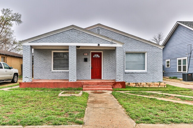2310 15th St in Lubbock, TX - Building Photo - Building Photo