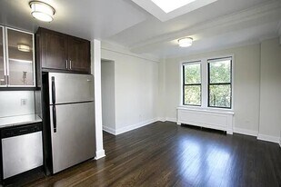 235 W End Ave in New York, NY - Building Photo