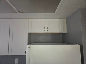 2124 Exeter Dr, Unit EXETER DR APT 3 in Las Vegas, NV - Foto de edificio - Building Photo