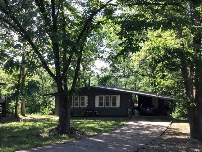 property at 5 Formby Ln