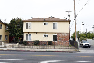 Whitsett Estates in North Hollywood, CA - Building Photo - Primary Photo