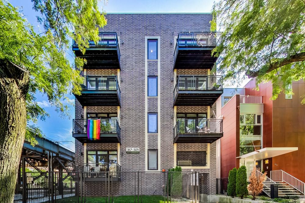 317 W Evergreen Ave in Chicago, IL - Building Photo