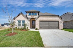 909 Schuberts Rd in Justin, TX - Building Photo