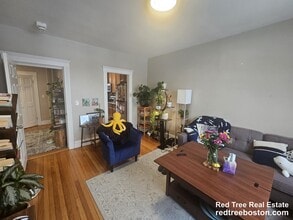 370 Chestnut Hill Ave, Unit 35 in Boston, MA - Foto de edificio - Building Photo