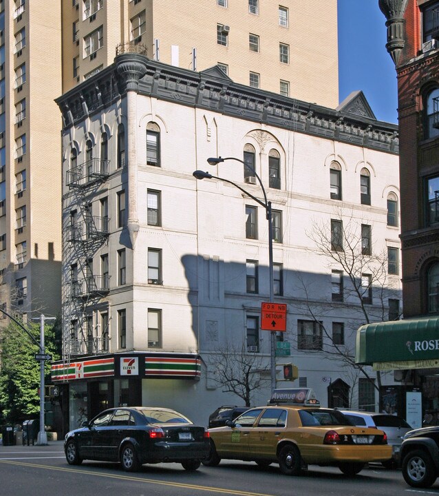 1594 York Ave in New York, NY - Building Photo