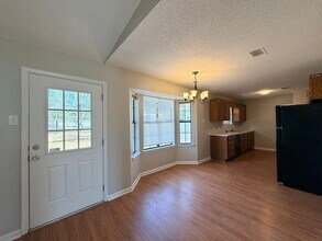 8306 Oxford Valley Dr in Little Rock, AR - Building Photo - Building Photo