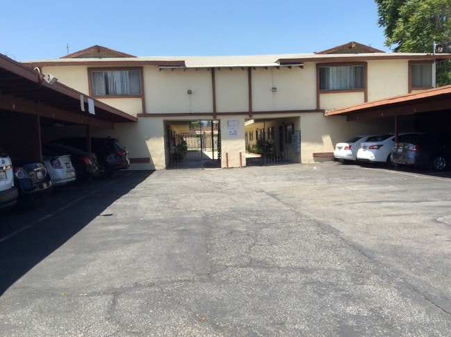 9855 Lower Azusa Rd in El Monte, CA - Building Photo - Building Photo