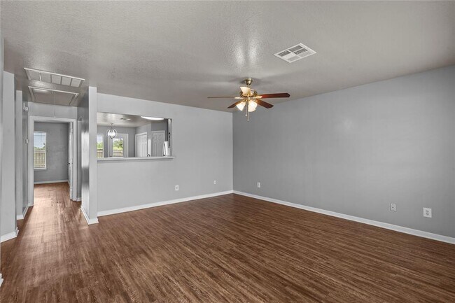122 Green Isle Ave in Dickinson, TX - Building Photo - Building Photo