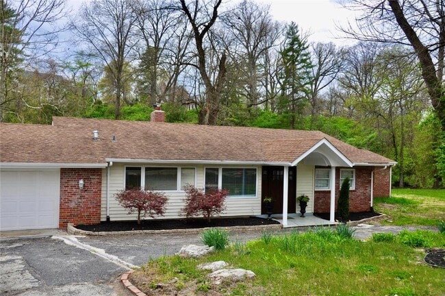 property at 2009 N Geyer Rd