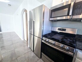 4316 W Lake Mead Blvd in Las Vegas, NV - Building Photo