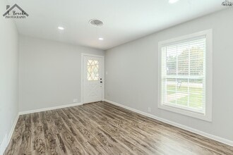 516 W Magnolia Ave in Iowa Park, TX - Building Photo - Building Photo
