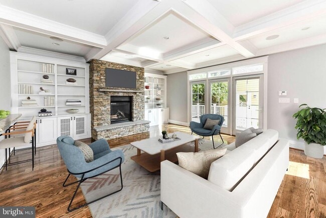 property at 1921 N George Mason Dr