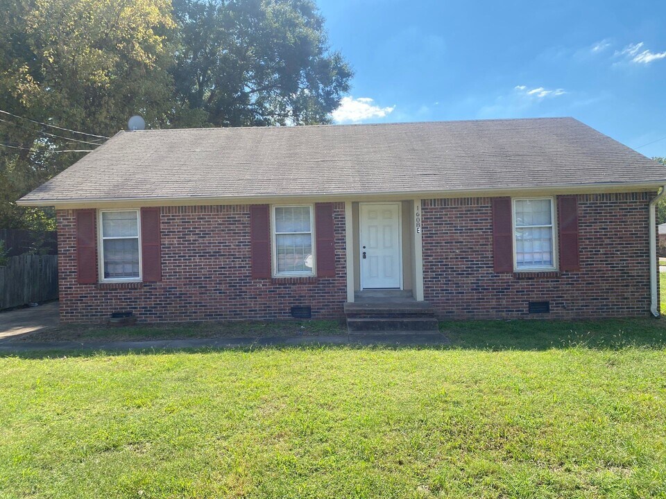 1608 Hollywood Dr, Unit E in Jackson, TN - Building Photo