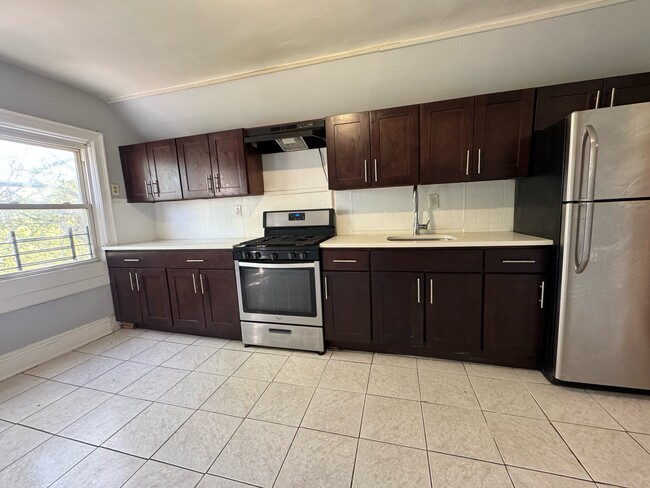 54 Wade St, Unit 3