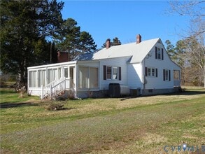 1239 E Jack Jouett Rd in Louisa, VA - Building Photo - Building Photo